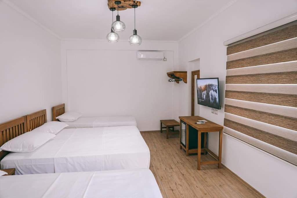 Cereni Guesthouse Berat Extérieur photo