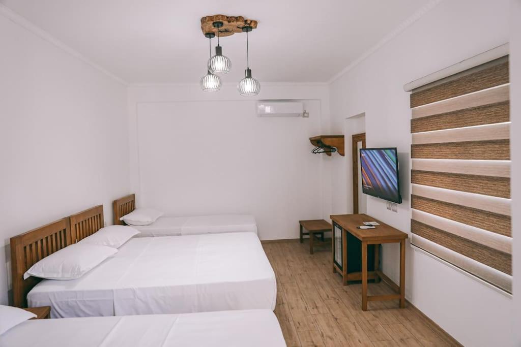 Cereni Guesthouse Berat Extérieur photo