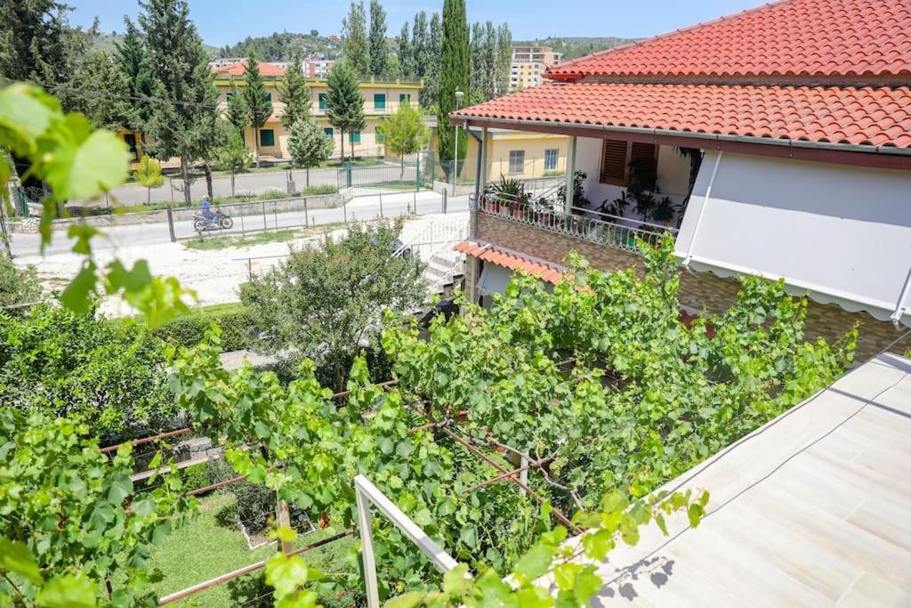 Cereni Guesthouse Berat Extérieur photo